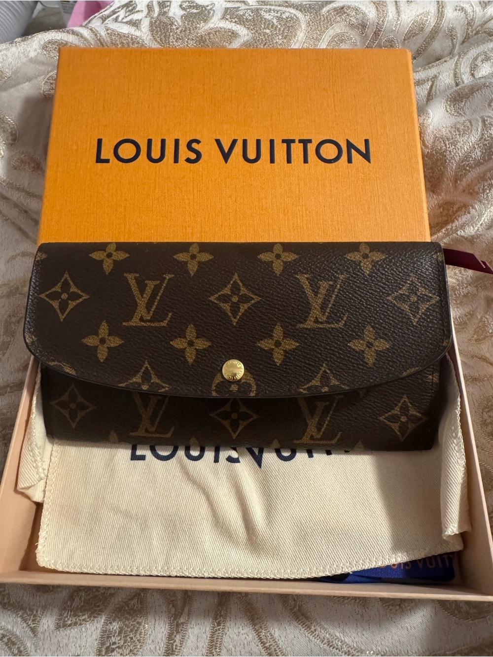 Louis Vuitton Emilie Wallet Fushia